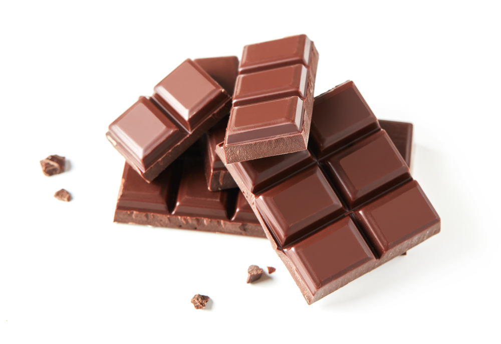 チョコレートはニキビの原因にはならない？チョコと美肌との関係性【医師監修】
